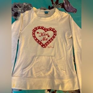 “Kiss Me” Sweater - Perfect for Winter/ Val or Galentines! - Paul Frank Ltd